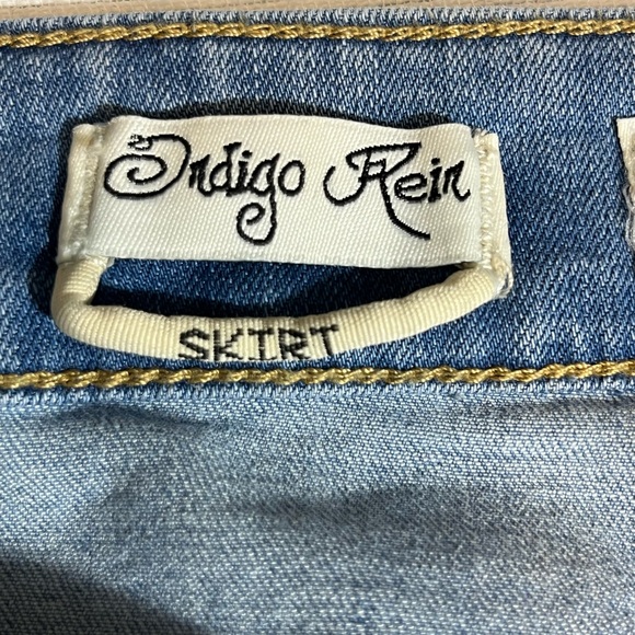 Indigo Rein Light Blue Denim Skirt with Lace Hem & Lace Covered Buttons Size 20 - Picture 10 of 13